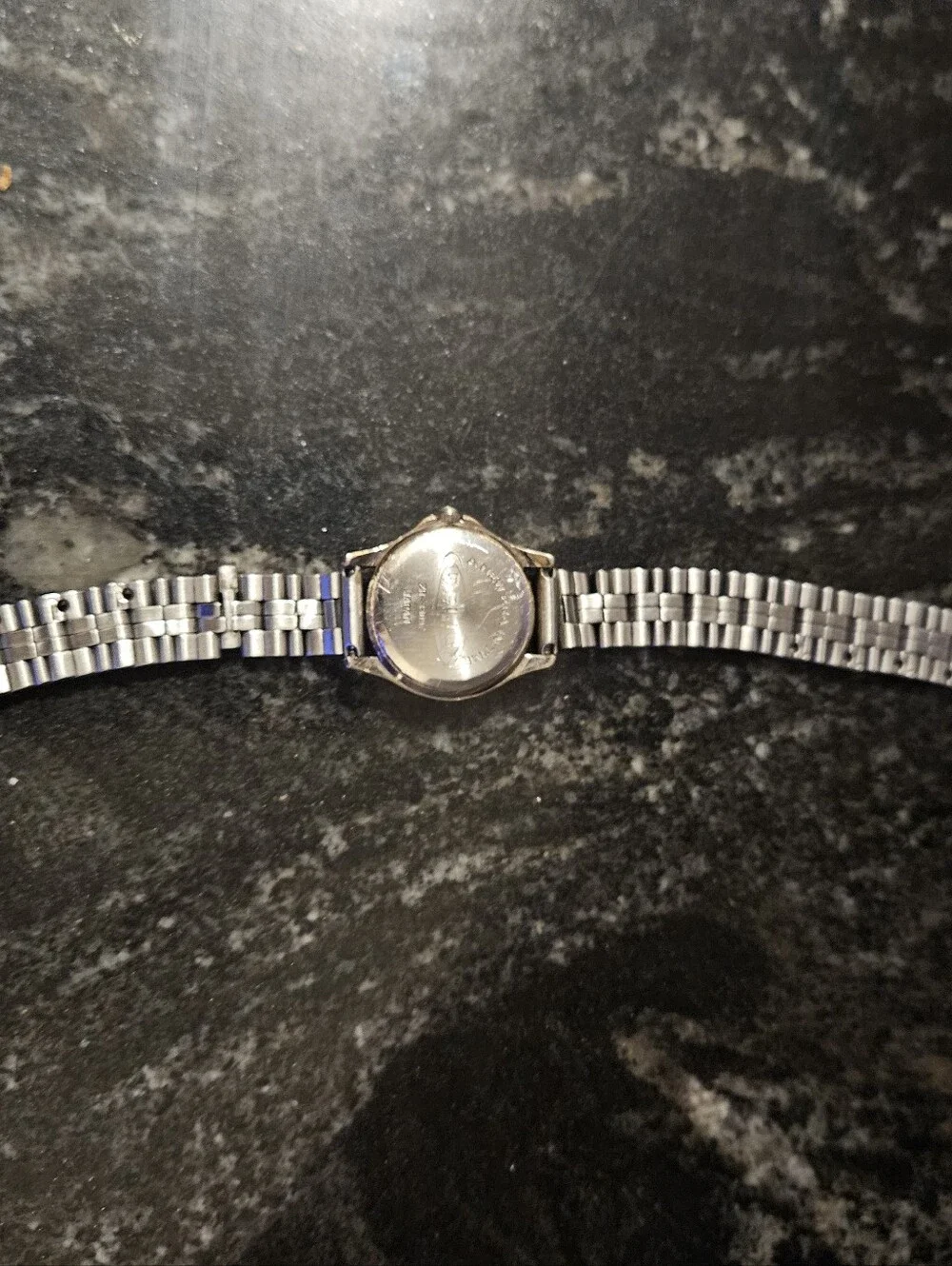 Relic by Fossil Women's Silver-Tone Link Bracelet Watch ZR-33507 - New Battery!
